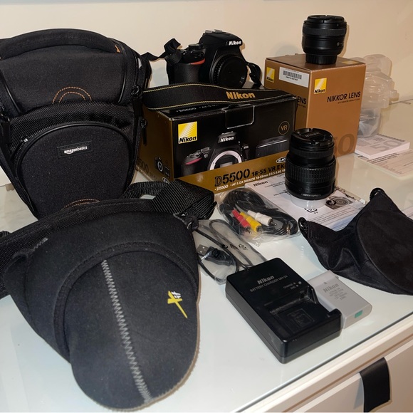 NIKON D5500 DSLR CAMERA KIT DEAL - Picture 2 of 9